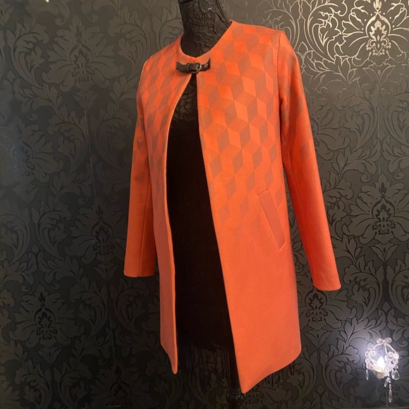 Burberry coat - Picture 6 of 9